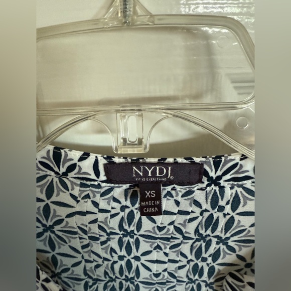 NOT YOUR DAUGHTER’S JEANS NYDJ Button Up Blouse Pleated Back Covered Buttons XS - Picture 4 of 9